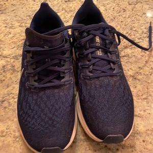 Mens Nike Zoom size 9